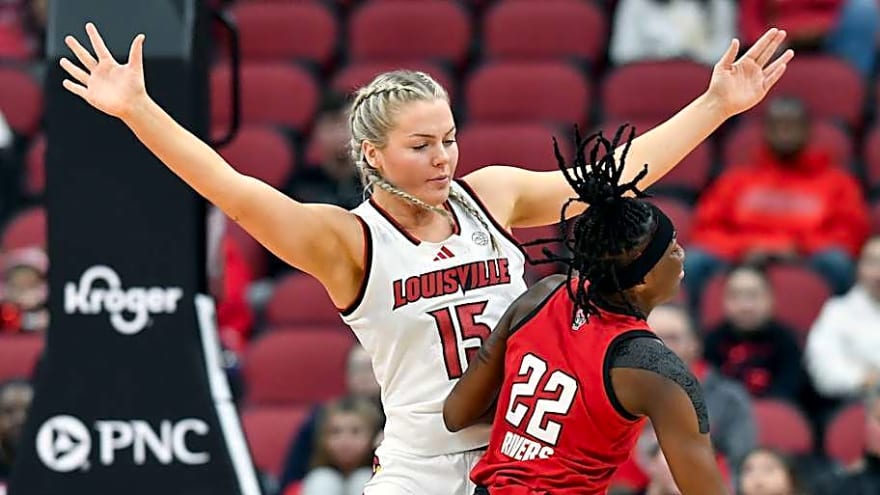 Report: Louisville Forward Isla Juffermans to Enter Transfer Portal