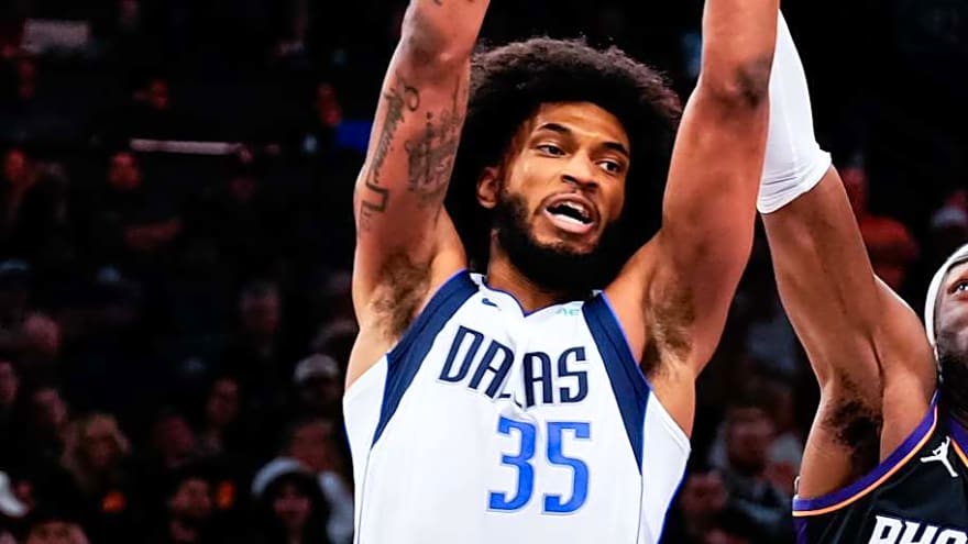 Knicks Should Keep Tabs on Mavericks Buyout Candidate