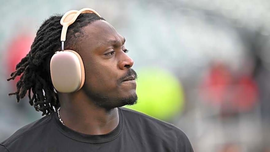 Ravens Considered Among Favorites to Land Eagles Star WR