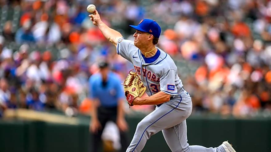 Padres Sign 8-Year Veteran Pitcher Who They Once Traded Away