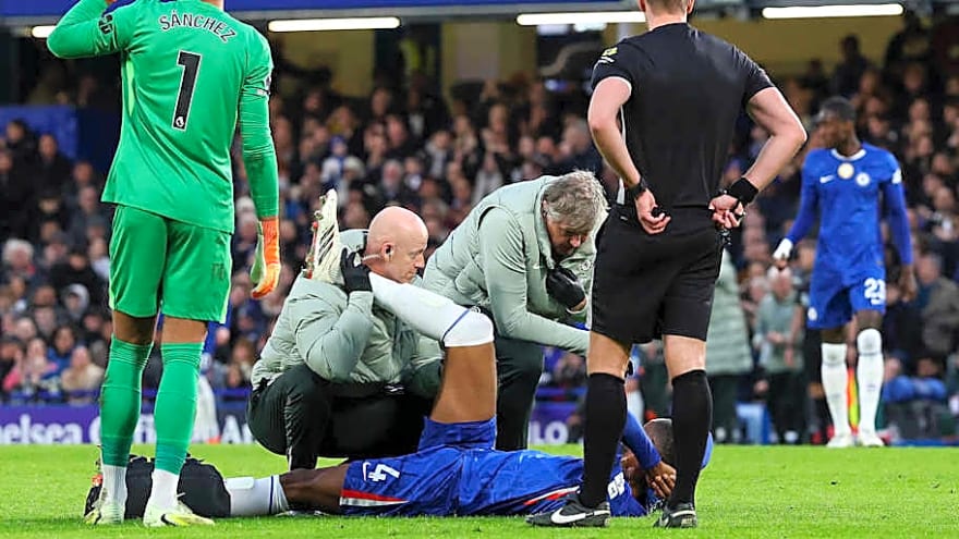 Liam Rosenior rules three Chelsea players out of West Ham clash due to injuries