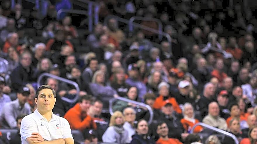 Wes Miller And Other Discuss Cincinnati Bearcats Basketball's Home Colorado Bout