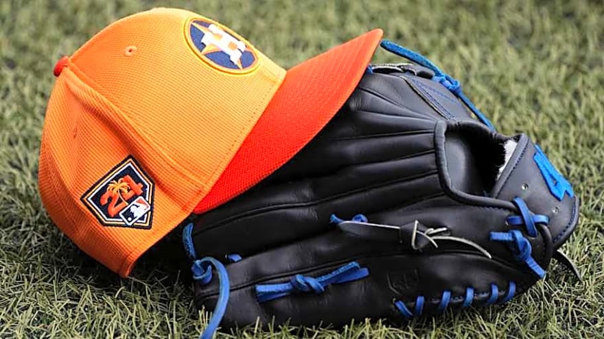 Astros Giving Young Prospect Unusual Opportunity in Spring Training