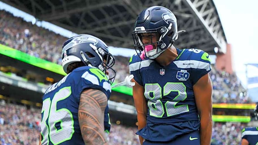 Seahawks drop Week 18 injury hints with flurry of roster moves