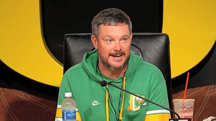 Dan Lanning Clarifies Oregon's Offensive Play Caller After Drew Mehringer Firing
