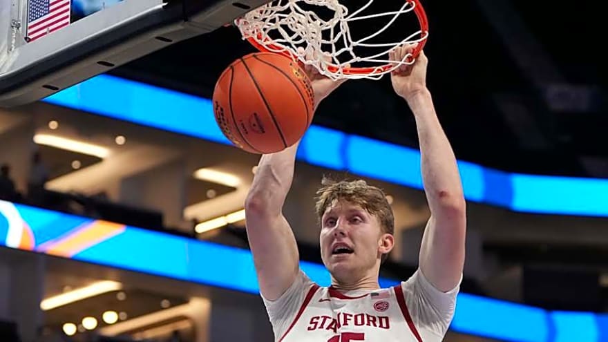 Stanford Basketball Hit With Surprise Freshman Departure in Transfer Portal