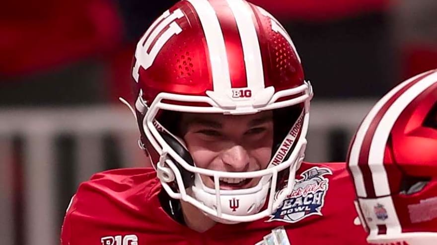 Raiders Fans Will Love What Fernando Mendoza's Teammates Have to Say