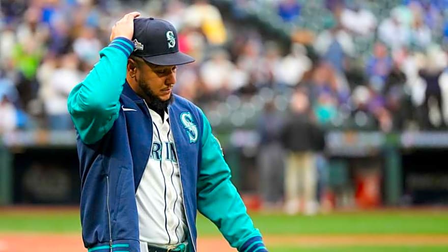 The Padres pound the Mariners in a classic Cactus League barrage, 27-6