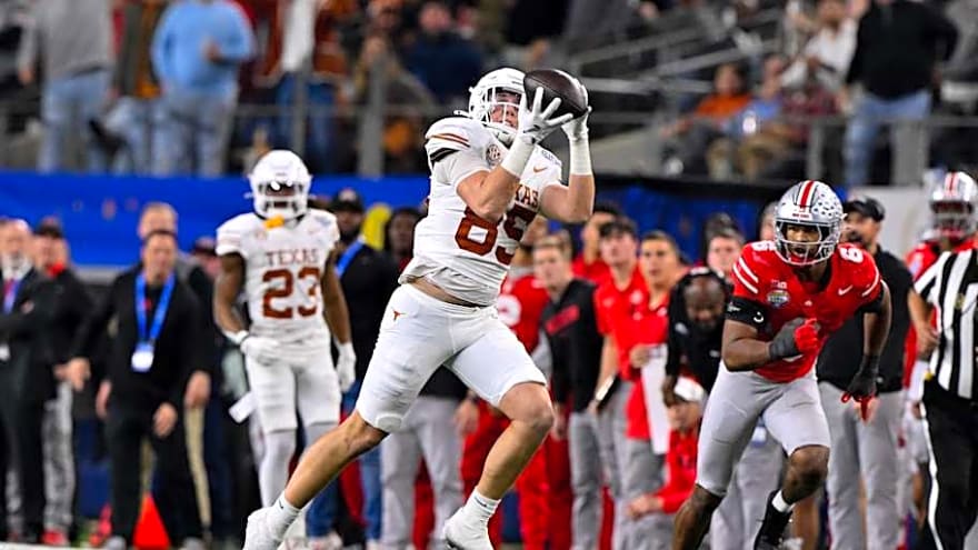 Texas Longhorns Miss Out on Five-Star Tight End