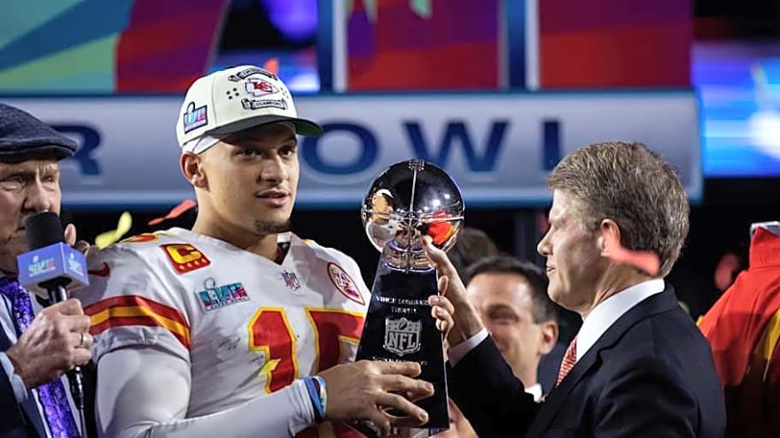 Chiefs’ Owner Updates Mahomes Rehab, Weighs In on Kelce Return