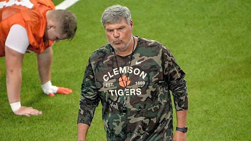Top-Ranked 2028 Offensive Lineman Sets Clemson Game-Day Visit for Miami Matchup