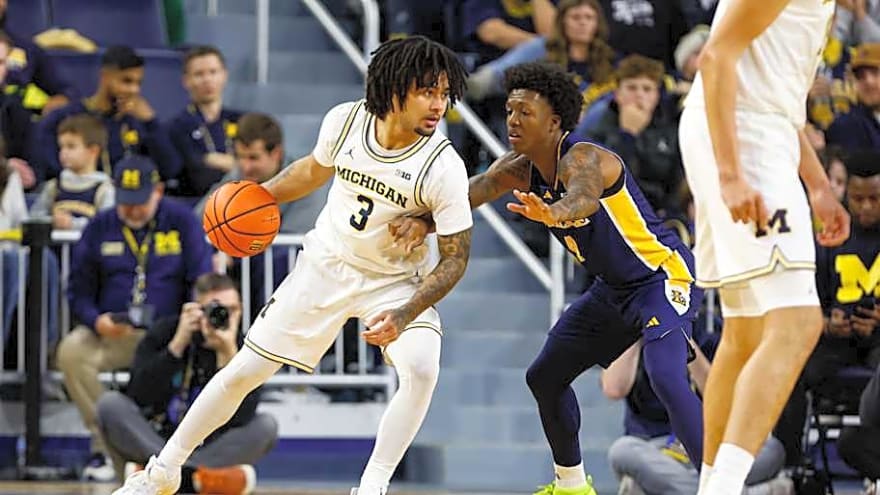 Michigan basketball sets impressive record with win over La Salle