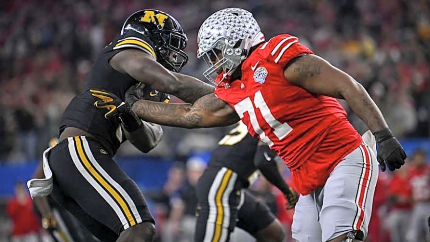 Watch: Left Tackle Josh Simmons Before Sunday’s Practice