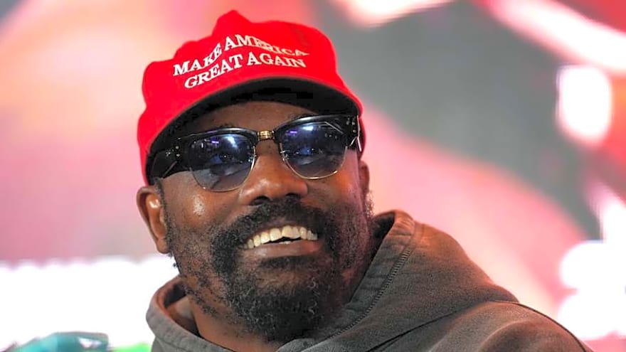 Derek Chisora FaceTimes Deontay Wilder While Signing Fight Contract