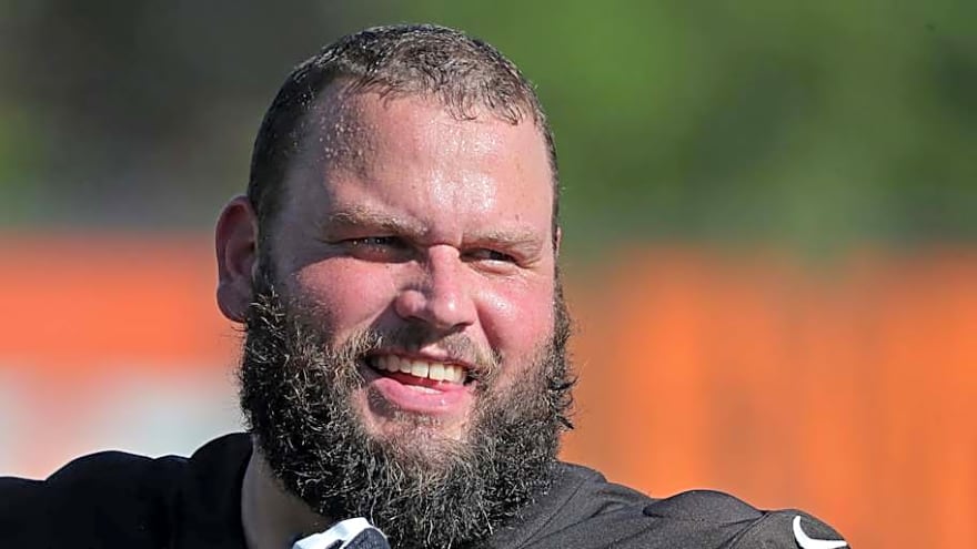 Risky Draft Pick Won't Stop Chargers From Coming Up in Top Free Agent Conversations