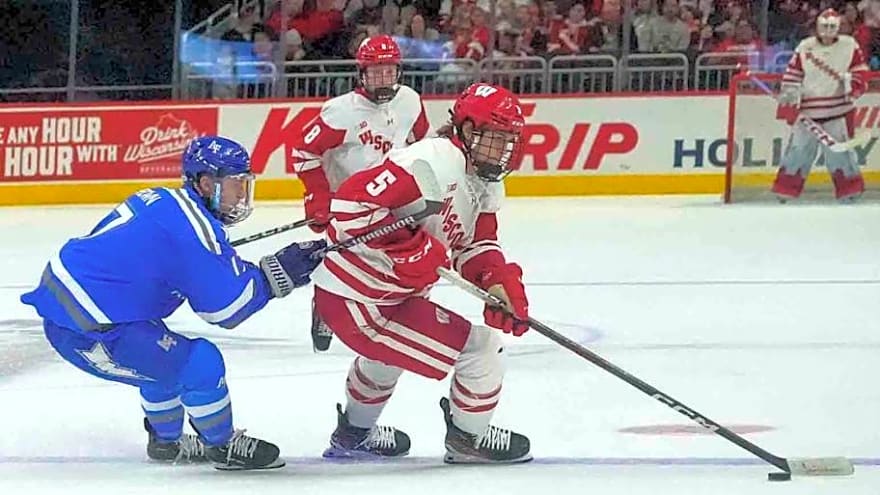 Wisconsin Badgers men&#39;s hockey schedules early-season exhibition