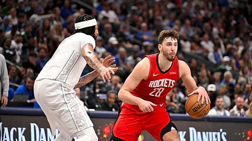 Should the Houston Rockets Make a Run at One Future Hall-of-Fame Big Man?