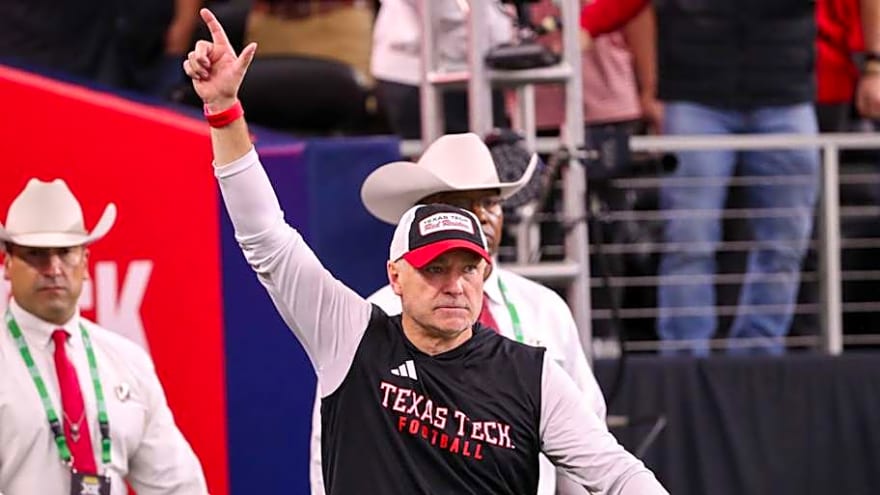 What does top transfer offensive lineman bring to Red Raiders?