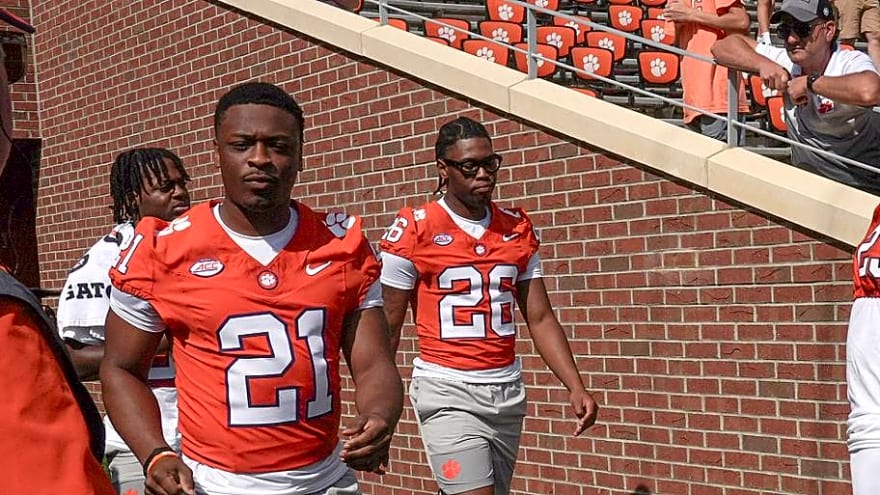 Why Team Relationships Helped Clemson RB Jay Haynes Get Back to Playing