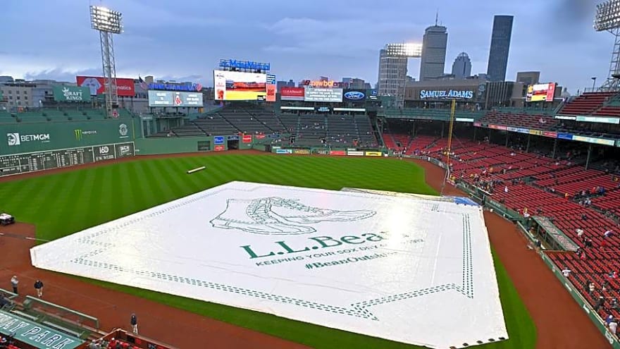 Cubs, Red Sox Could Reportedly End Regular Season in Unconventional Fashion