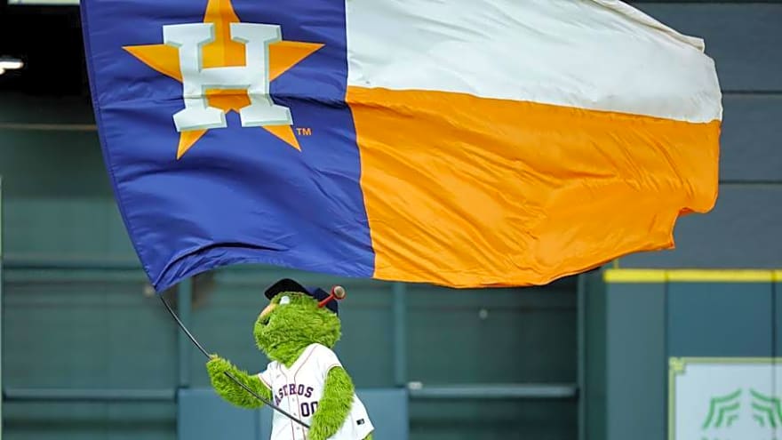 Astros Bolster Catching, Bullpen by Signing Two Veterans to Minor League Deals