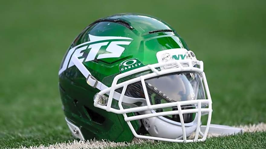 Jets Bringing in Big Ten RB for NFL Draft Visit After 10-TD Season