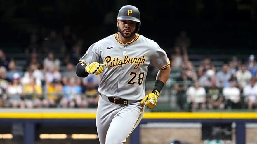 Pirates Make Outfield Change vs. Mariners