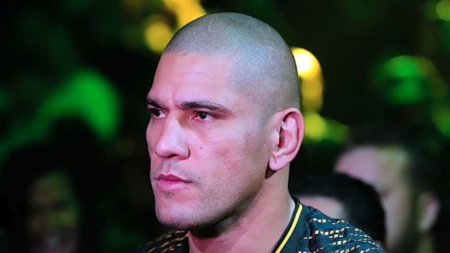 UFC Heavyweight Star Reveals Surprise Return to Alex Pereira's Weight Class