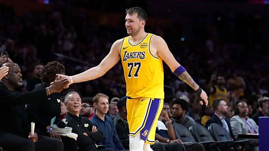 Rival Coach Sends Blunt Message to Lakers