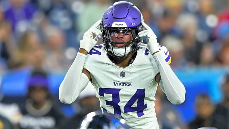 Dwight McGlothern's Departure Opens Door for Zemaiah Vaughn to Make Vikings' 53-Man Roster