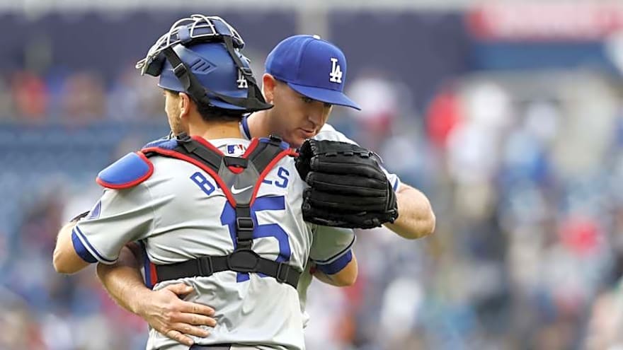 Dodgers Free Agent Might Delay Signing Until July: Report