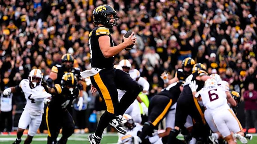 Iowa Sees No Change in Bowl Game Projections