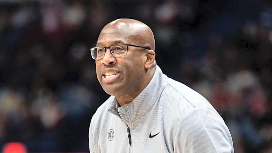 Mike Brown's Bold Approach Keeps Injured Knicks Thriving