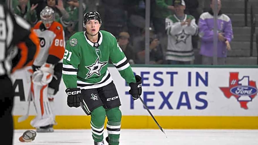 Jason Robertson Shares Key to Stars’ Offense After Natural Hat Trick