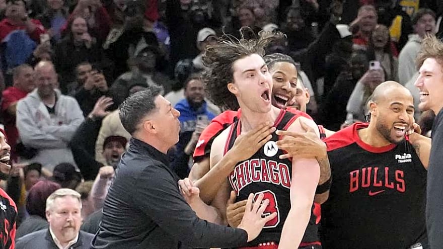 Josh Giddey&#39;s Two-Word Reaction to Viral Play in Lakers-Bulls