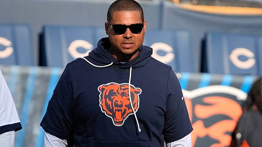 Bears Can Pick Bones of the Eagles, Colts Before the NFL Trade Deadline