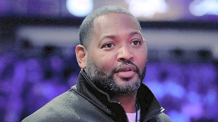 Robert Horry Believes Writing Is on the Wall for 2 Lakers Players