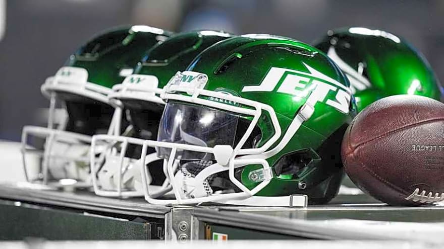 Jets &#39;Clear-Cut Favorite&#39; Emerging In Key Battle