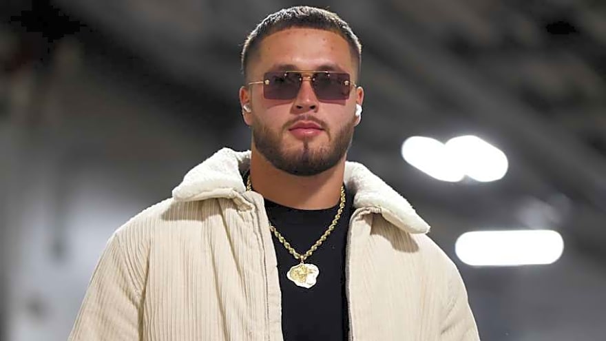 Cowboys Should Pursue Ideal EDGE Trade Candidate in NFL Offseason