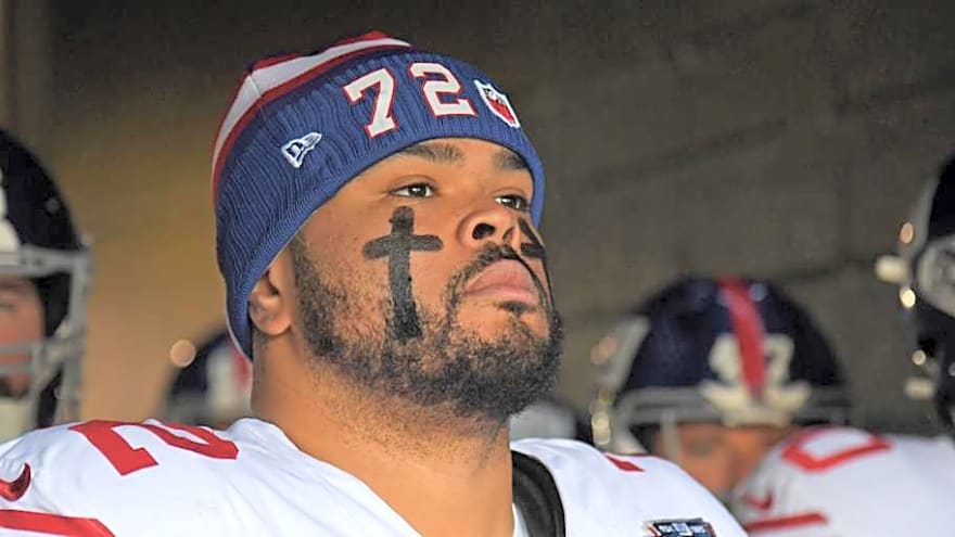 What are Giants' Chances of Re-signing OT Jermaine Eluemunor?