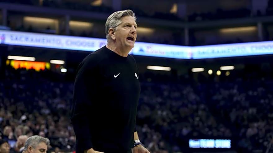 Wolves struggling to find offensive rhythm after another late-game collapse