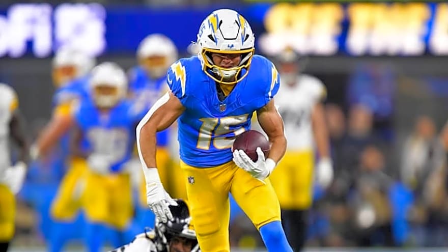 Mike McDaniel's Head-Turning Challenge For Chargers WR Room is Refreshing