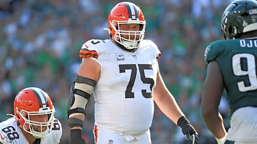 Chargers Could Hit Jackpot by Adding Seven-Time Pro Bowl Blocker