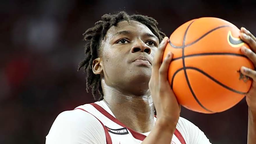 Lakers’ Rookie Won’t Make Debut in Team’s Season Opener