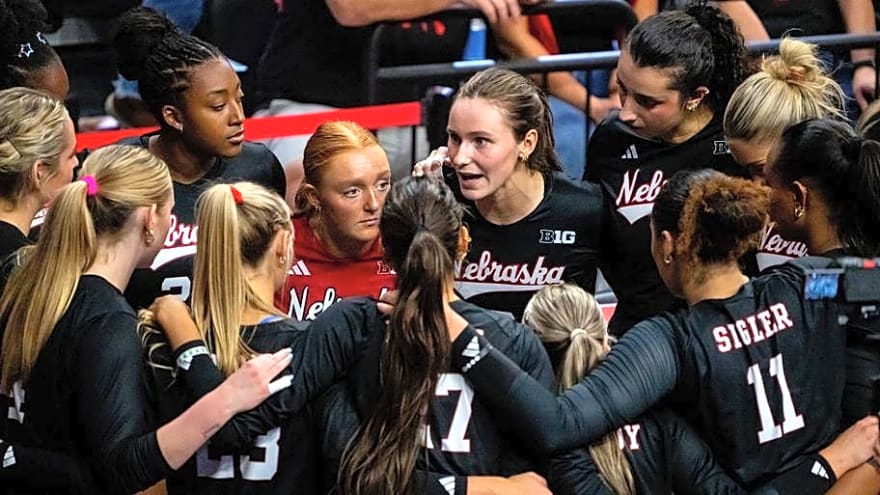 Nebraska Volleyball’s Littles Make Big Statement Against Wisconsin