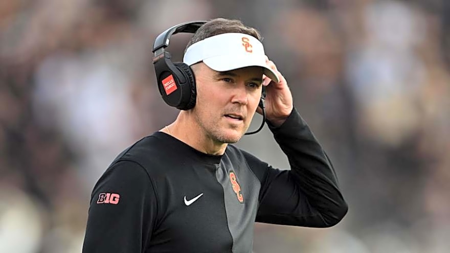 USC Trojans&#39; Lincoln Riley Applauds Team&#39;s Performance Following Weather Delay