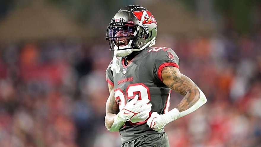 Steelers Sign Bucs Veteran Cornerback