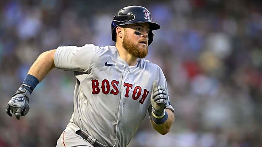 Mets sign former Red Sox infielder to minor league deal