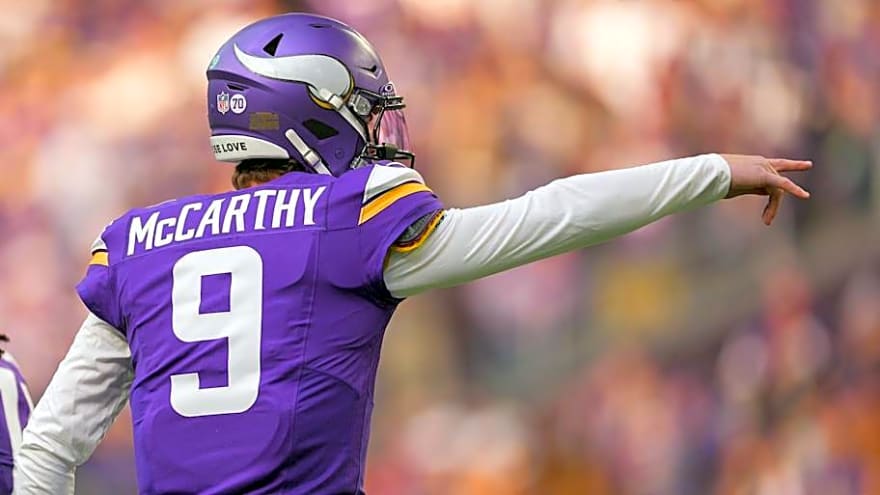 McCarthy throws 3 TD passes as Vikings cruise to shutout over Commanders