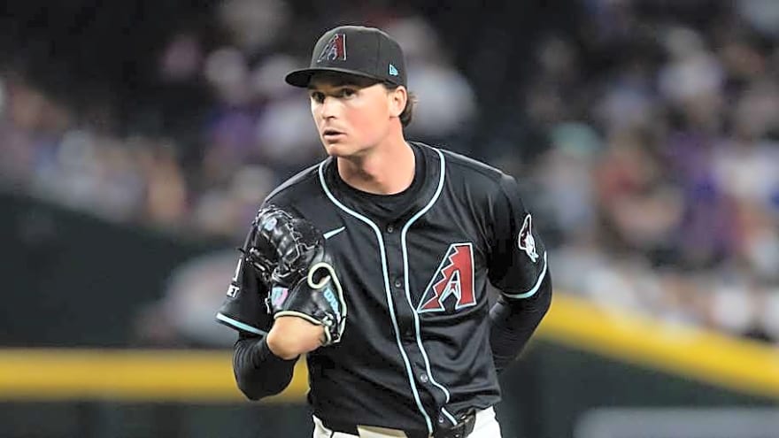 Diamondbacks Re-Sign Starting Pitcher